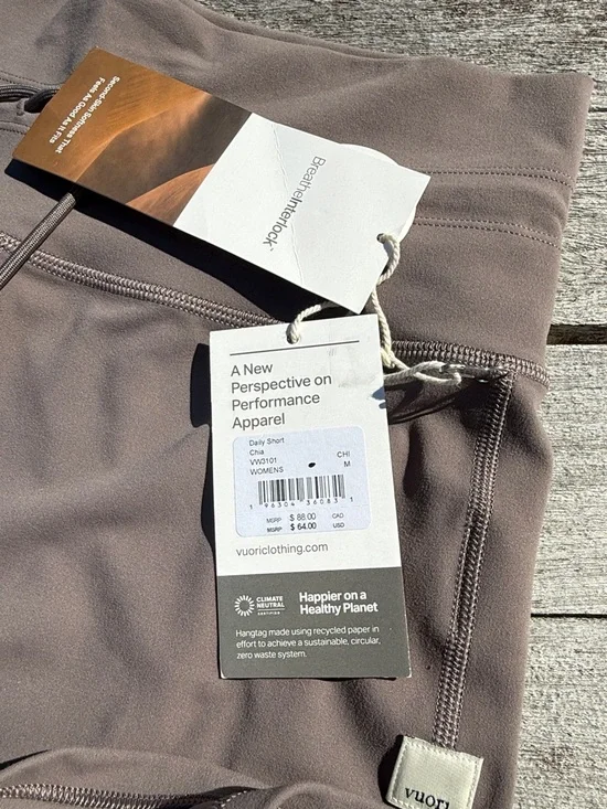 VUORI Set Lux Racerback Tank + Daily Short Set Chia Brown Size Medium NWT $113 - Picture 3 of 7